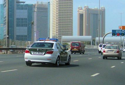 شرطة دبي تستعين بـBMW وFord